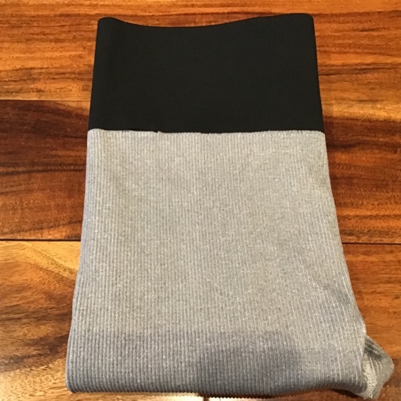 Aerie Chill-Play-Move Colour Block Leggings - Picture 4 of 6